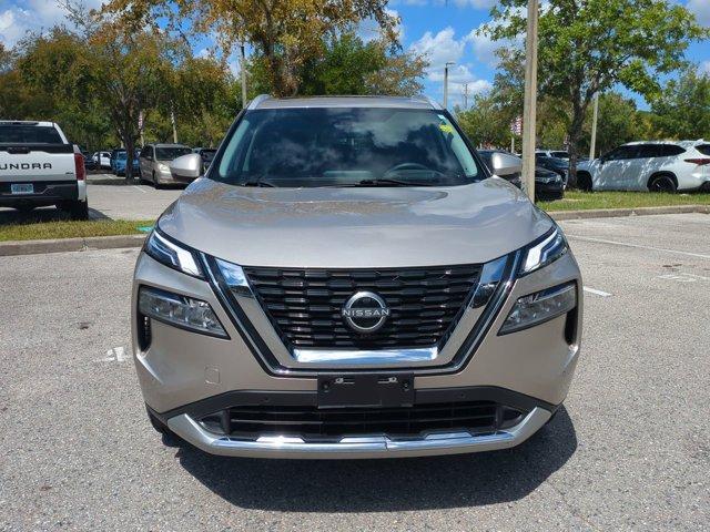 Photo of 2023 Champagne Silver Nissan Rogue