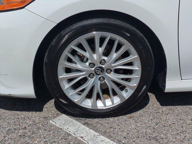 Photo of 2018 Super White Toyota Camry