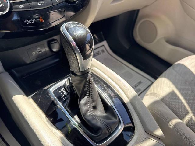 Photo of 2022 Caspian Blue Metallic Nissan Rogue Sport