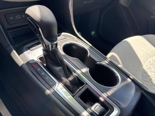 Photo of 2024 White Chevrolet Equinox