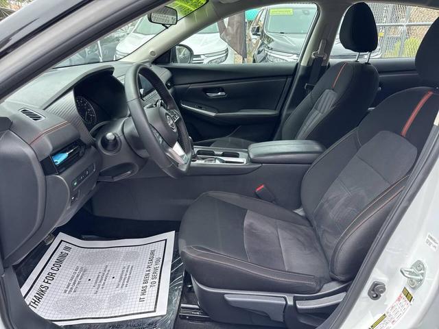 Photo of 2025 White Nissan Sentra