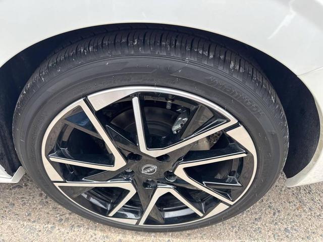 Photo of 2025 White Nissan Sentra
