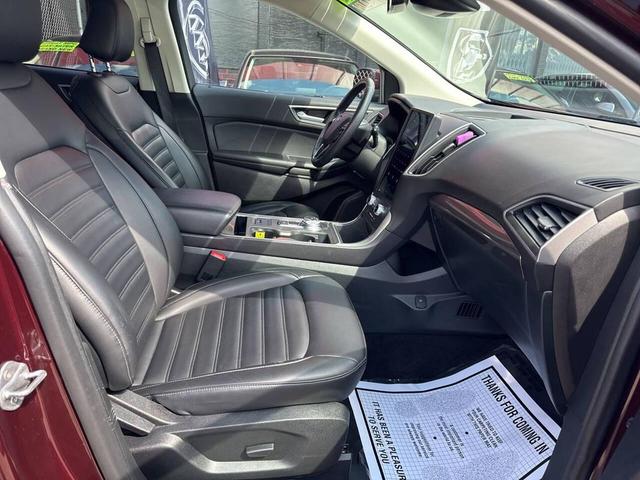 Photo of 2024 Purple Ford Edge