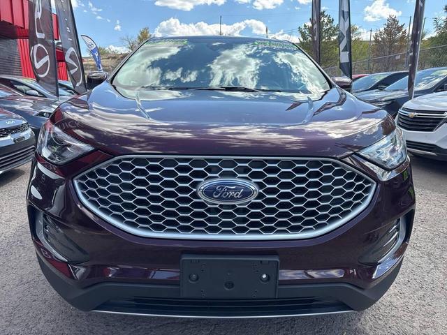 Photo of 2024 Purple Ford Edge