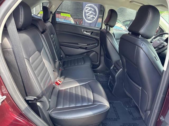 Photo of 2024 Purple Ford Edge