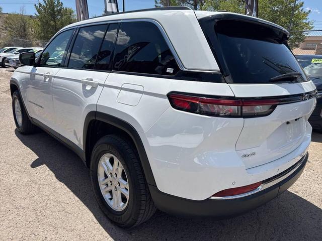 Photo of 2023 Bright White Clearcoat Jeep Grand Cherokee
