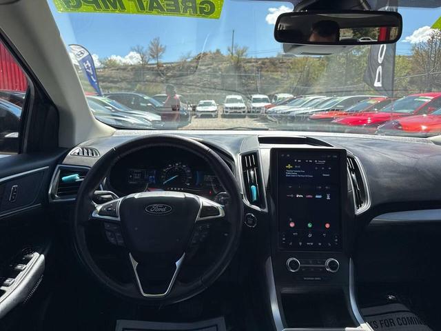 Photo of 2024 Agate Black Metallic Ford Edge