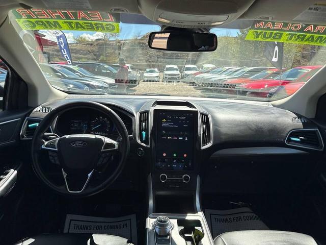 Photo of 2024 Agate Black Metallic Ford Edge