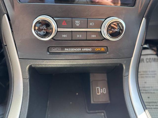 Photo of 2024 Agate Black Metallic Ford Edge