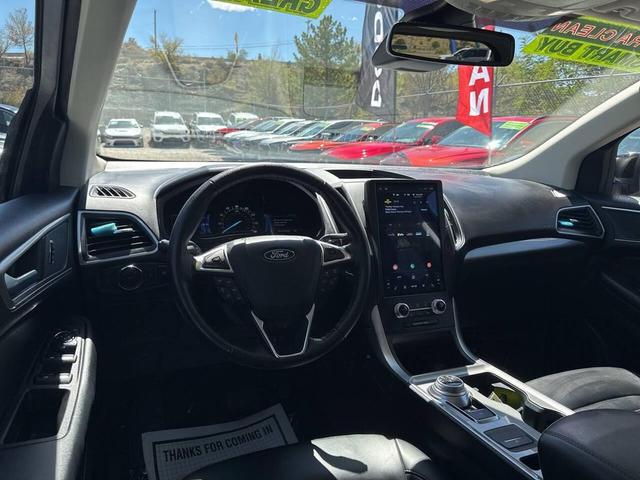 Photo of 2024 Agate Black Metallic Ford Edge