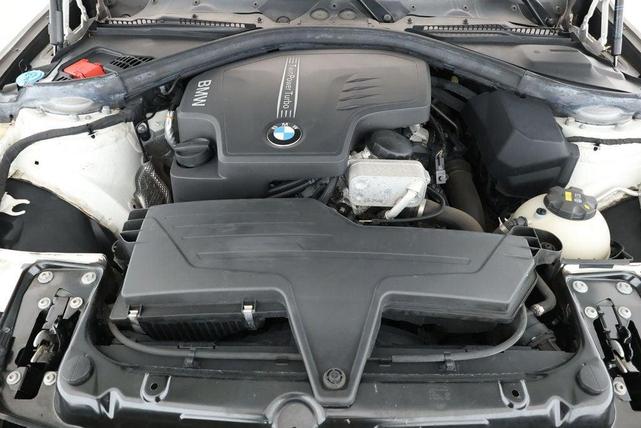 Photo of 2018 Alpine White BMW 320
