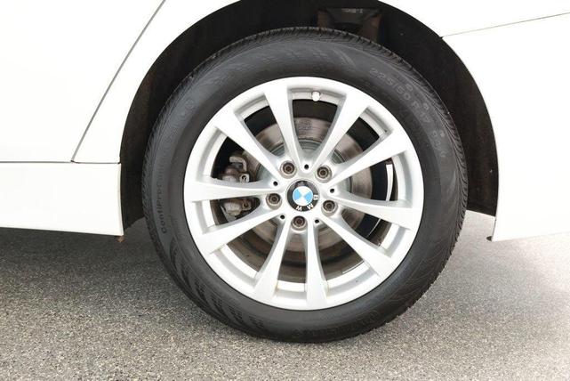 Photo of 2018 Alpine White BMW 320