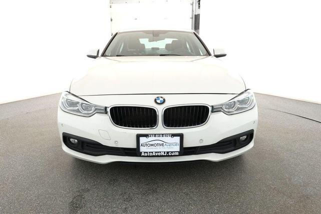 Photo of 2018 Alpine White BMW 320