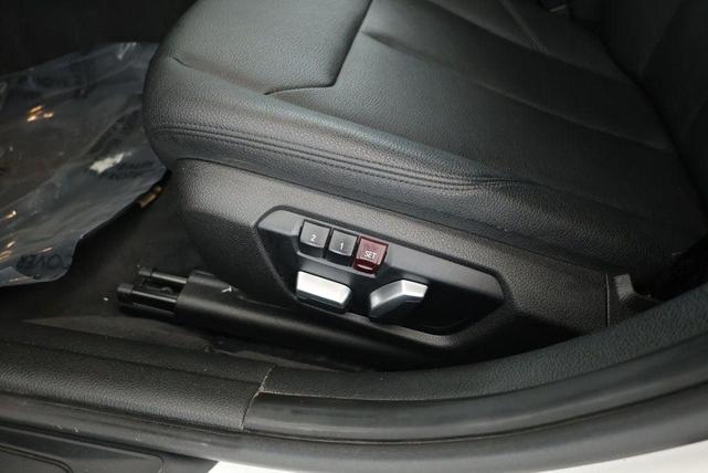 Photo of 2018 Alpine White BMW 320