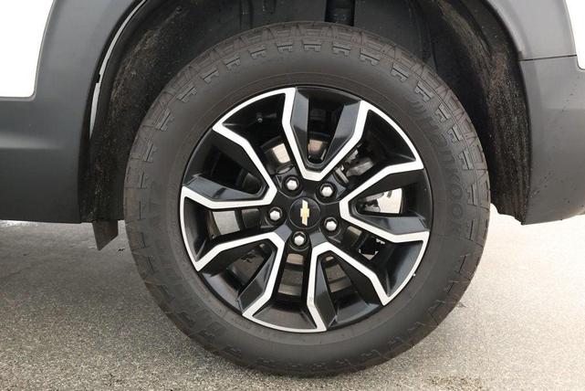 Photo of 2023 Summit White Chevrolet Trailblazer