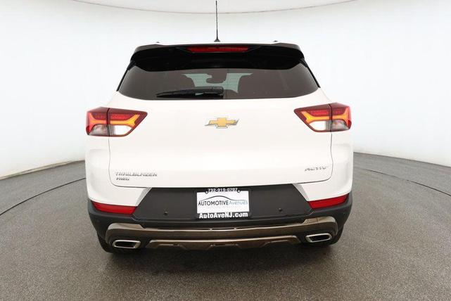 Photo of 2023 Summit White Chevrolet Trailblazer