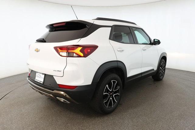 Photo of 2023 Summit White Chevrolet Trailblazer