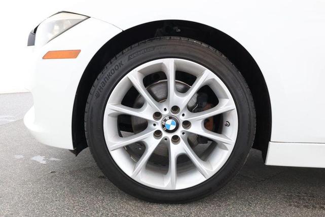Photo of 2015 Mineral White Metallic BMW 320