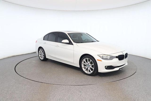Photo of 2015 Mineral White Metallic BMW 320