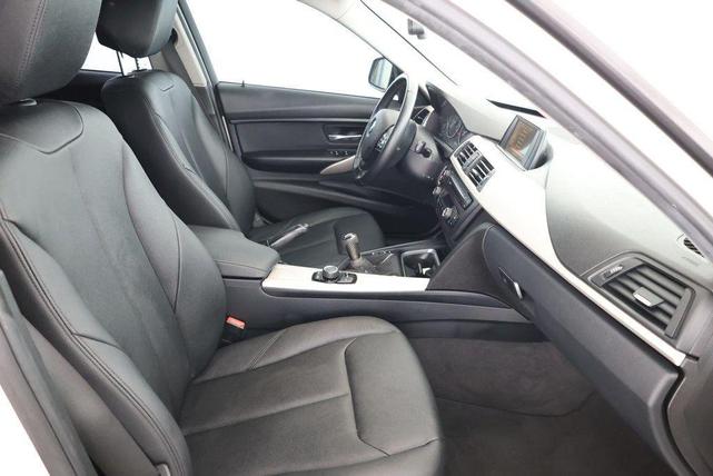 Photo of 2015 Mineral White Metallic BMW 320