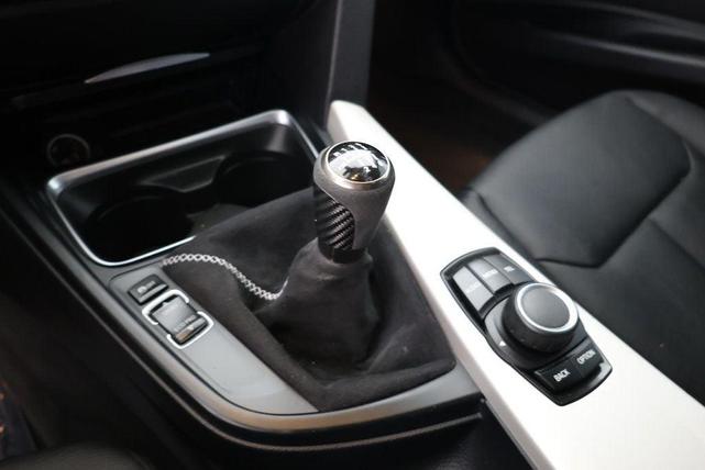 Photo of 2015 Mineral White Metallic BMW 320