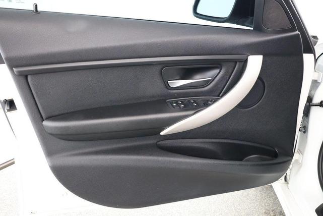 Photo of 2015 Mineral White Metallic BMW 320