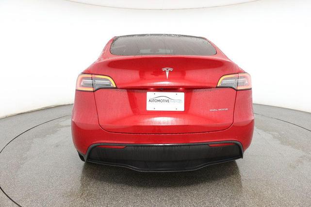 Photo of 2022 Red Multi-Coat Tesla Model Y