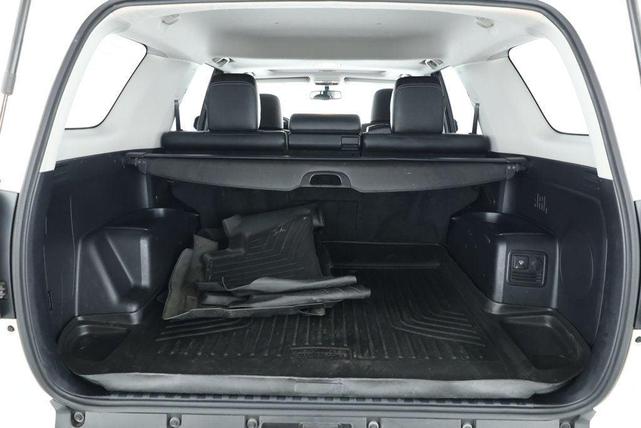 Photo of 2017 Blizzard Pearl Toyota 4Runner