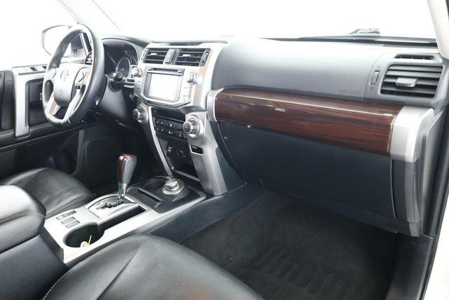 Photo of 2017 Blizzard Pearl Toyota 4Runner