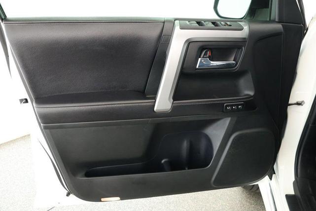 Photo of 2017 Blizzard Pearl Toyota 4Runner