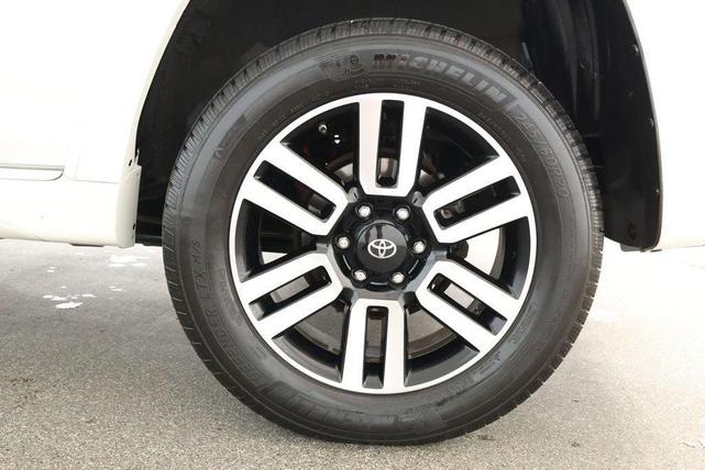 Photo of 2017 Blizzard Pearl Toyota 4Runner