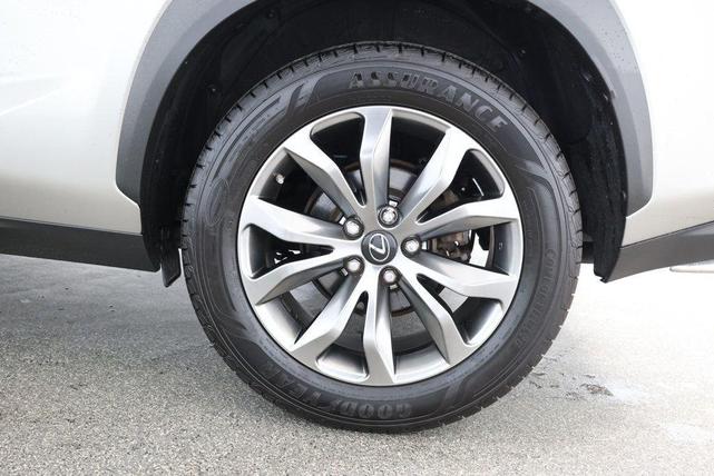 Photo of 2016 Atomic Silver Lexus NX 200t