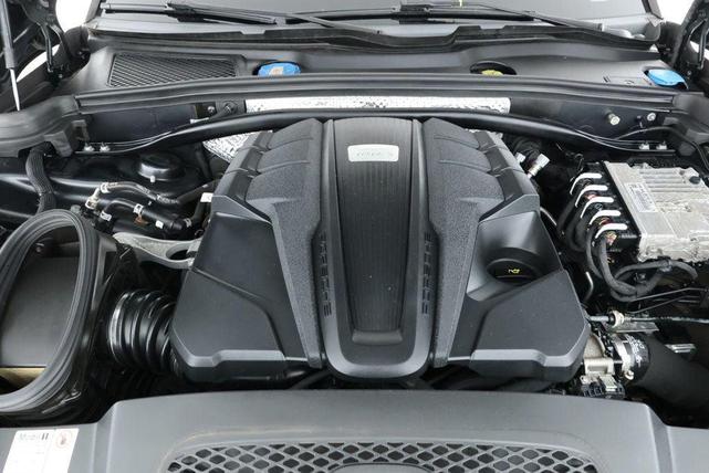 Photo of 2020 Volcano Grey Metallic Porsche Macan