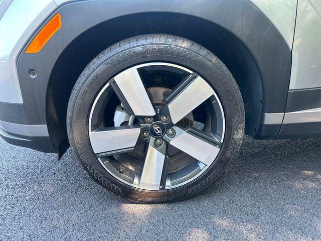 Photo of 2025 Shimmering Silver Hyundai SANTA FE