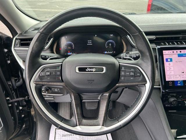 Photo of 2022 Diamond Black Crystal Pearlcoat Jeep Grand Cherokee