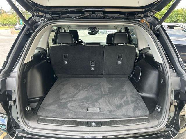 Photo of 2022 Diamond Black Crystal Pearlcoat Jeep Grand Cherokee