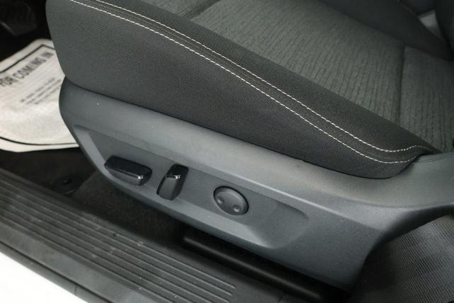 Photo of 2023 Pearl White Tricoat Nissan Rogue