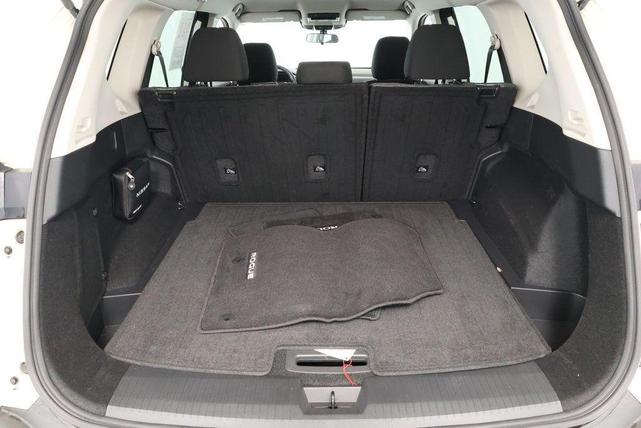 Photo of 2023 Pearl White Tricoat Nissan Rogue