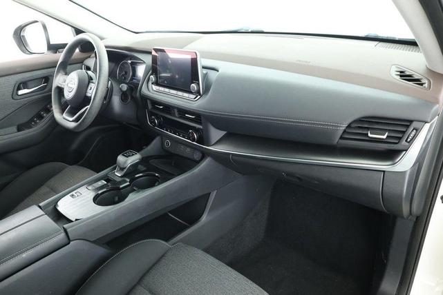 Photo of 2023 Pearl White Tricoat Nissan Rogue