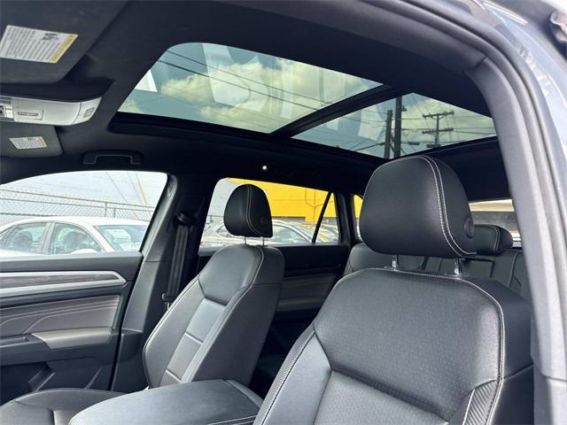 Photo of 2021 Gray Volkswagen Atlas Cross Sport