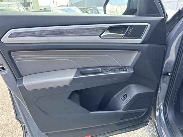 Photo of 2021 Gray Volkswagen Atlas Cross Sport
