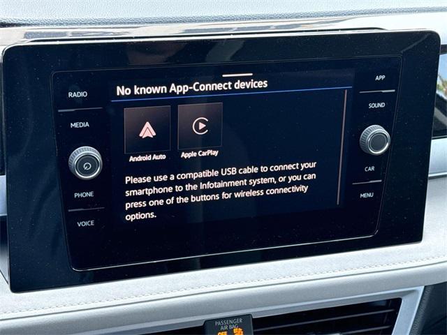 Photo of 2025 Platinum Gray Volkswagen Taos
