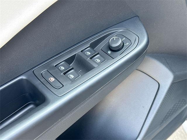 Photo of 2025 Platinum Gray Volkswagen Taos