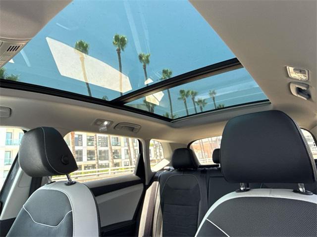 Photo of 2025 Platinum Gray Volkswagen Taos