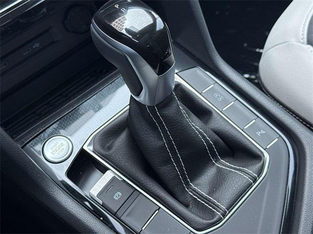 Photo of 2025 Platinum Gray Volkswagen Taos