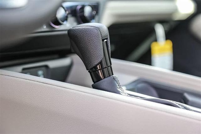 Photo of 2025 Platinum White Pearl Honda Accord