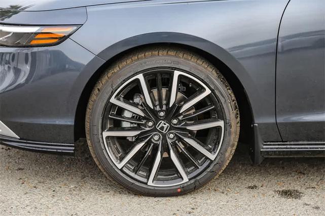 Photo of 2025 Meteorite Gray Metallic Honda Accord Hybrid