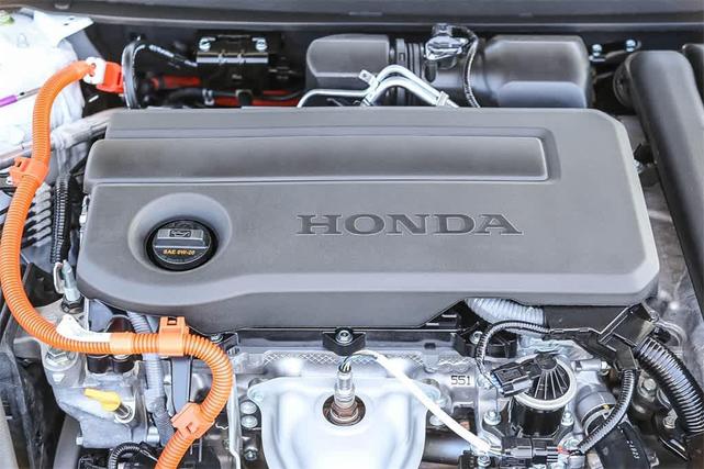 Photo of 2025 Platinum White Pearl Honda Accord Hybrid