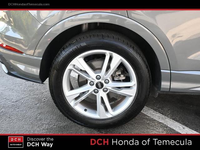Photo of 2021 Chronos Gray Metallic Audi Q3