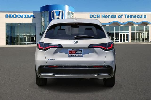 Photo of 2026 Platinum White Pearl Honda HR-V